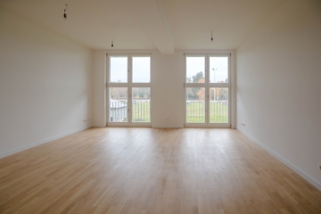 Spacious 2-Room Apartment with Bright Living Atmosphere, 14167 Berlin, Upper floor apartment