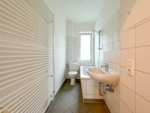 3 room apartment located in Prenzlauer Berg, green area! - Badezimmer